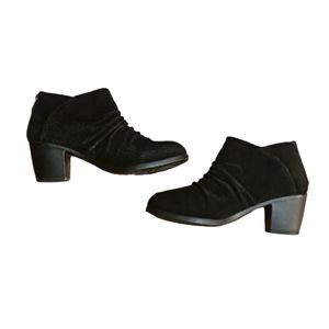 BOC Scrunch Suede Heeled Ankle Boot Black Women's Size 8.5